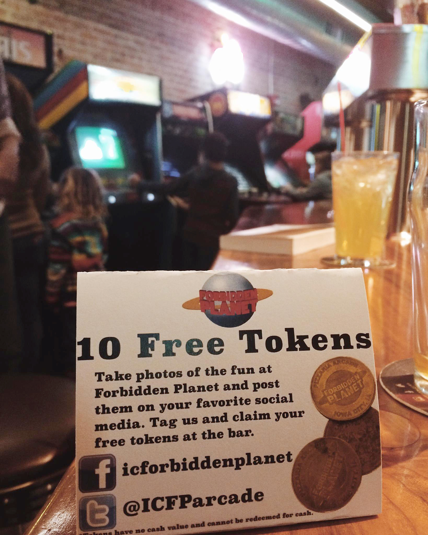 Promotional restaurant Table Tent Marketing idea to engage social media